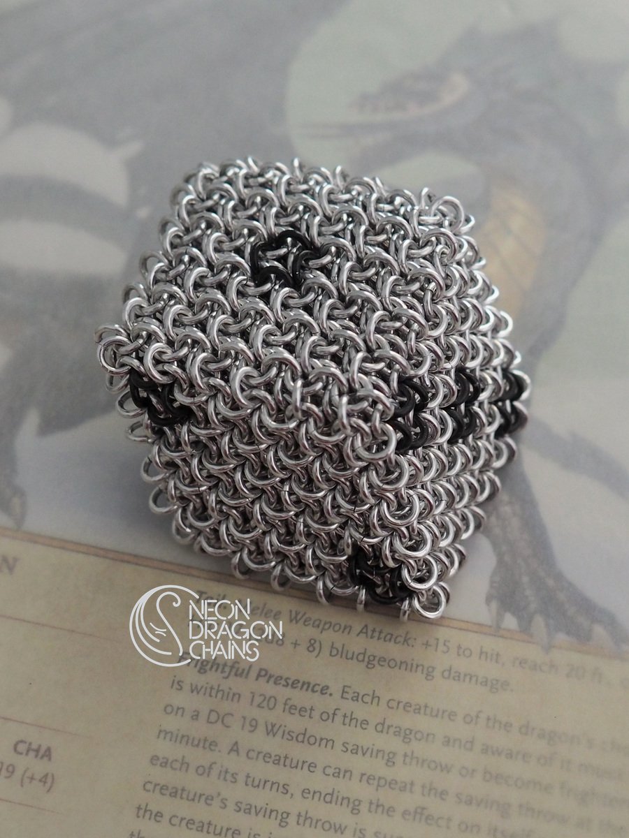 Chainmaille Jelly Cube Dice / Aluminum Version product image (3)