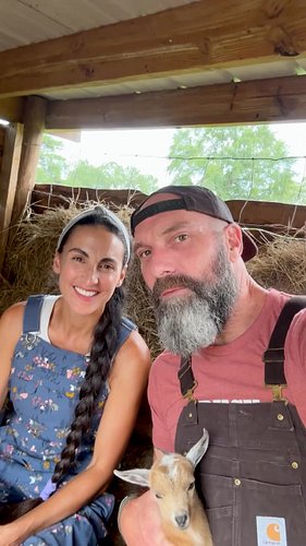 Meet my wife. #farmlife #countryliving #goatfarm #swgeorgia #sogachaos