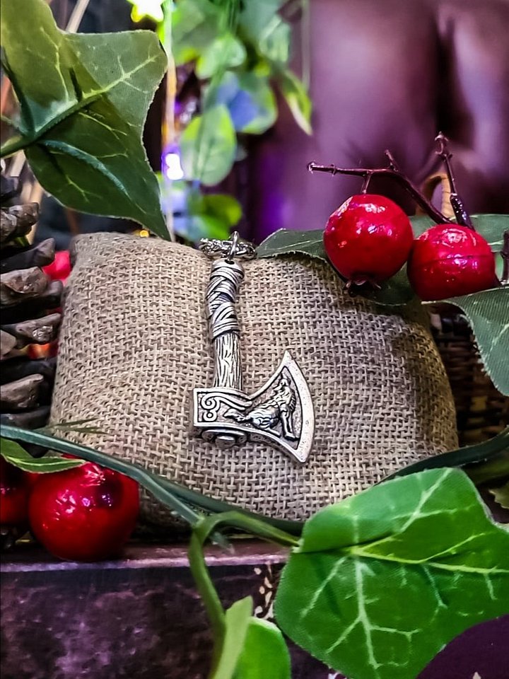 The Armored Kingdom Wolf Axe Necklace product image (1)