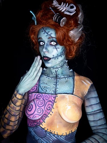 👻 COLLAB TIME with @zombellafx 🎃
Bride of Frankenstein + Sally Skellington! 💀
Swipe for collab pic!! 

Had such a blast paint...