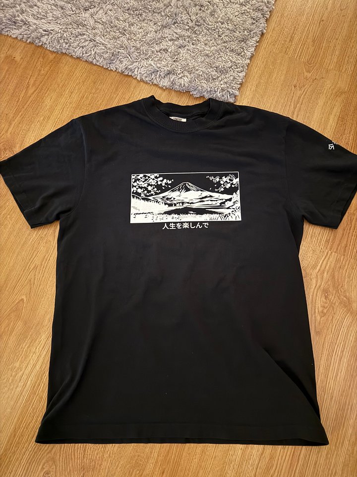 𝓝𝓲𝓰𝓱𝓽𝓓𝓻𝓮𝓪𝓶 ✕ Fuji 富士山 "Stencil White" T-SHIRT - 𝓟𝓻𝓮𝓶𝓲𝓾𝓶 product image (1)