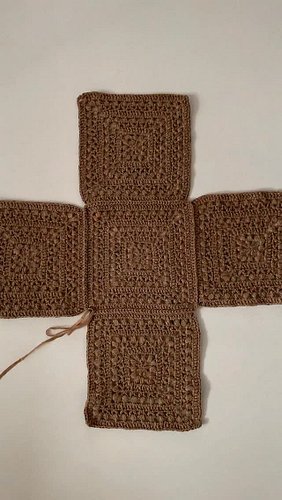 Easy crochet bag👏 Comment ‘pattern’ for the free pattern 💗 It’s a free pattern on my blog Wilmade.

#crochet #haken #crochetp...