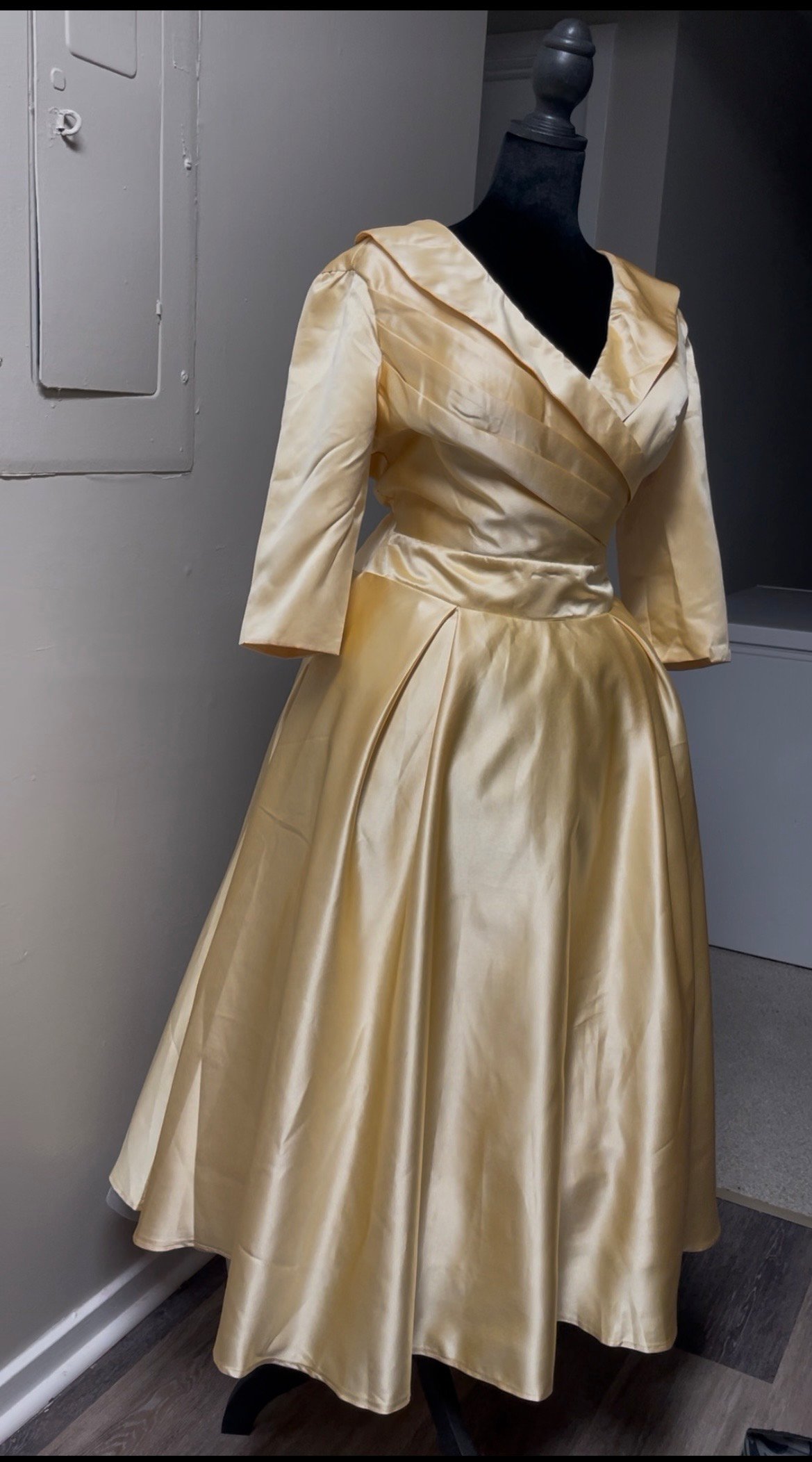 Luxury dress product image (1)