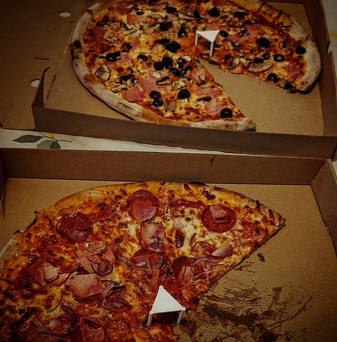 @pizzacomeback přesně za 13 minut doma a jdeme se přežrat společně s @st_bellza tak hurá do toho 🙂 🍕 🍕