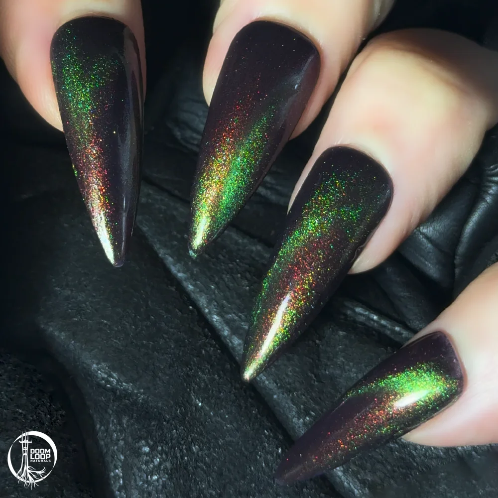 NOBODY OWNS THE MOON - Midnight Indigo Green-Red Magnetic Nail Polish product image (4)
