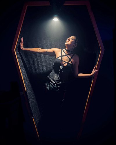 🦇🩸🖤
#coffin