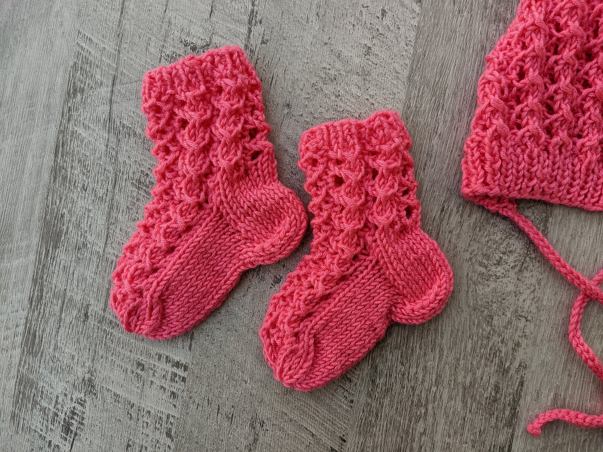 Lace Knit Newborn Beanie & Socks Patterns Set product image (5)