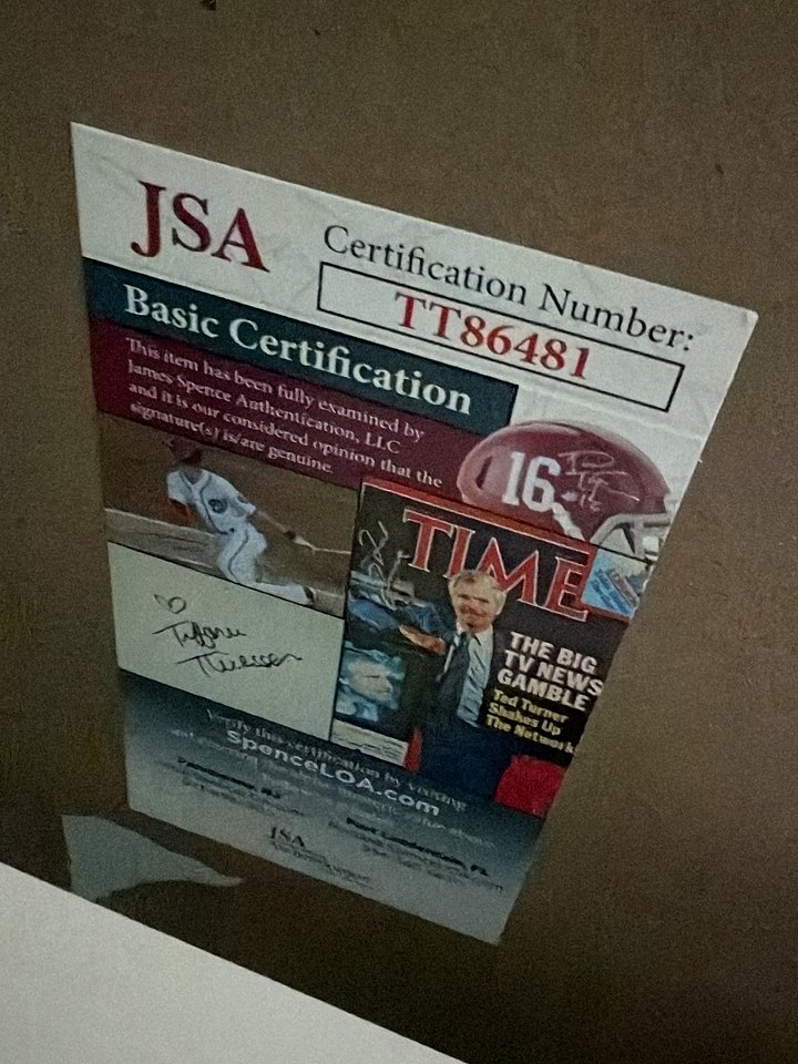 Taylor Swift Signed “Red (Taylor’s Version)” – JSA Certified product image (2)