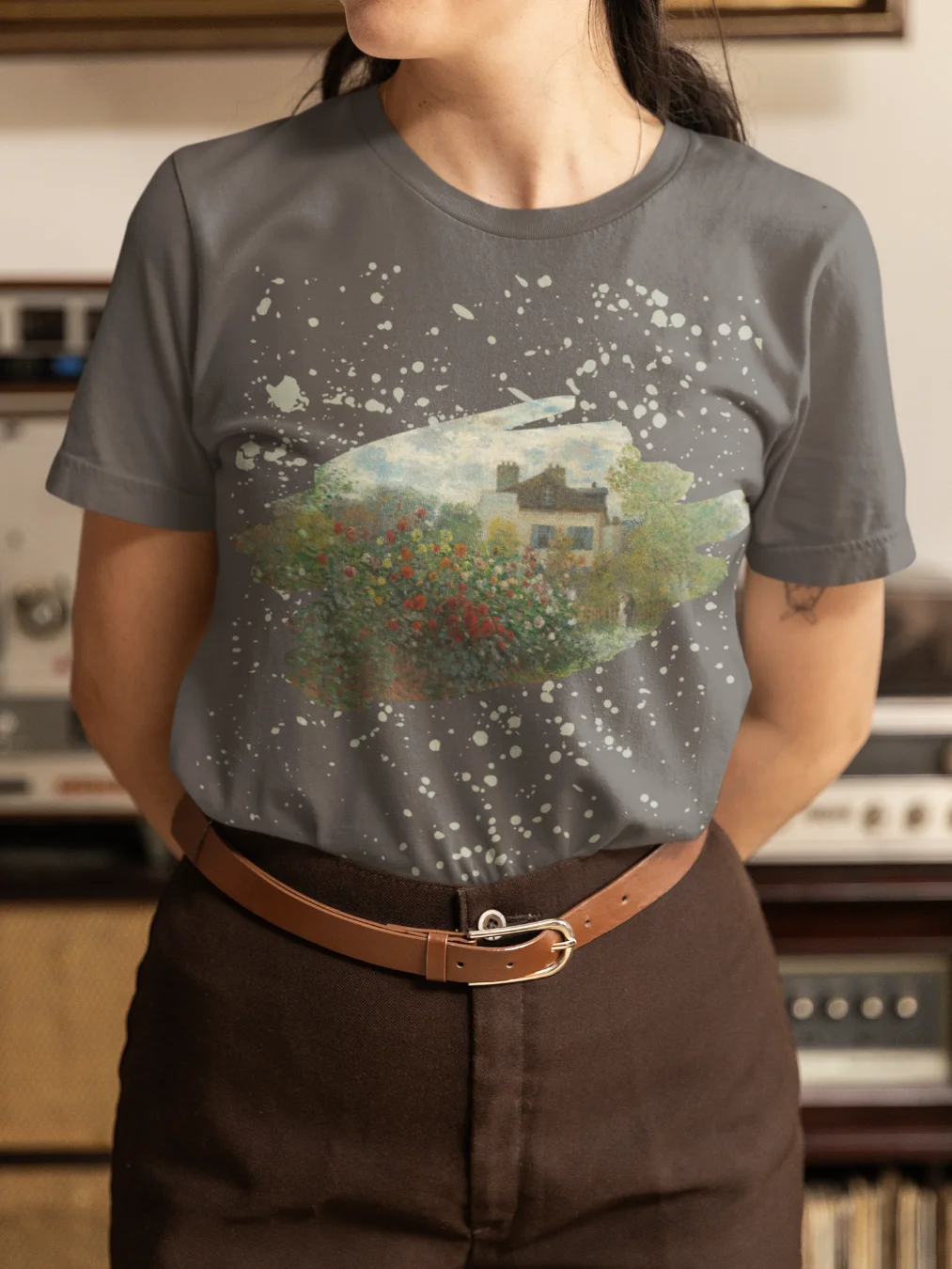 The Artist's Garden in Argenteuil (A Corner of the Garden with Dahlias) [Claude Monet] T-Shirt product image (2)
