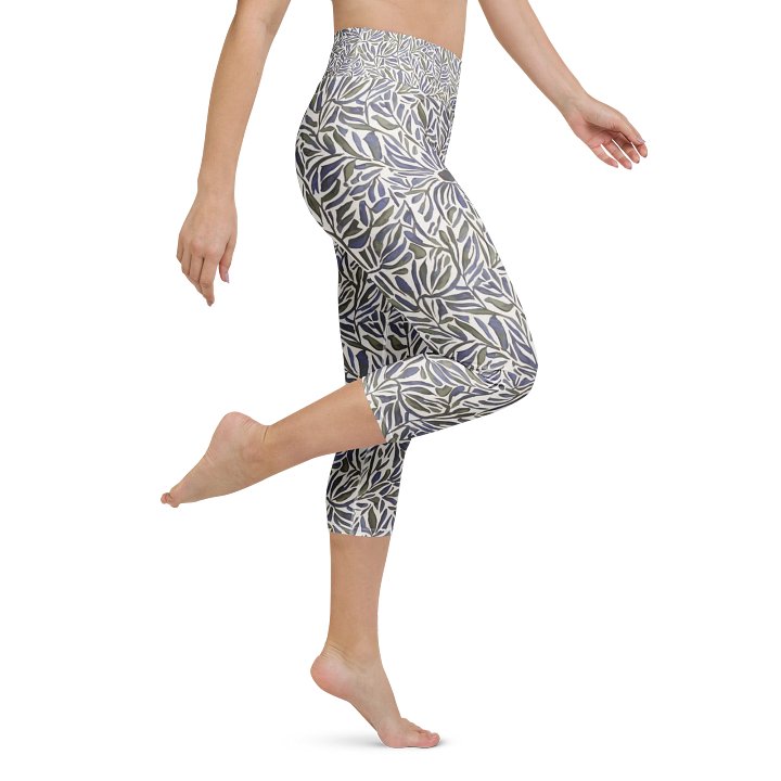 Leaves Garden Capri Leggings product image (1)