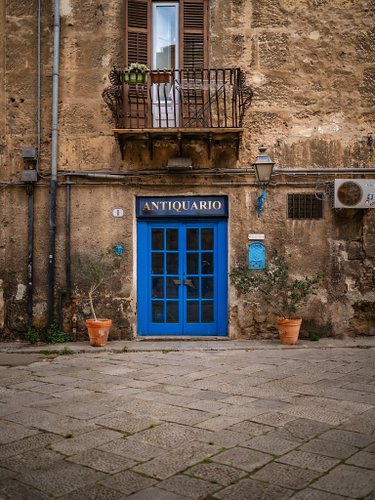 Antiquarian
Palermo, Italy
