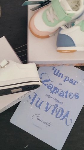 Hoy nos ha llegado un paquetito muy especial: Las primeras zapatillitas del bebé Roma!!!

🧡 No me pueden superencantar más 💙
...