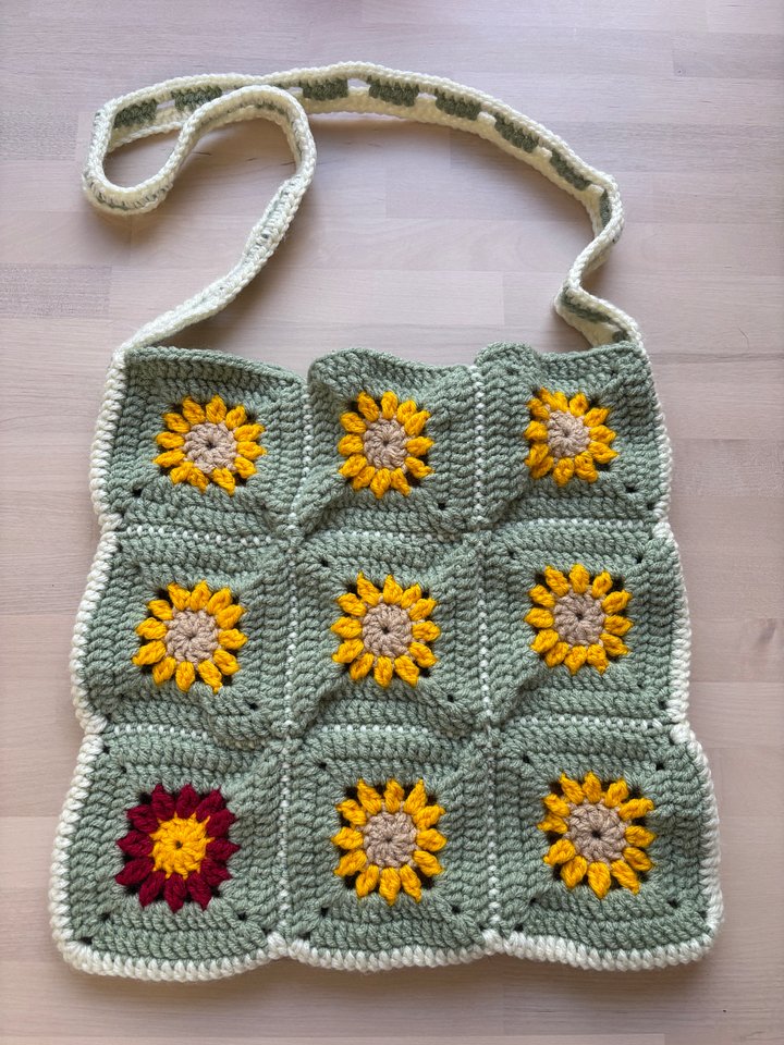 Flower Crochet Tote Bag product image (1)