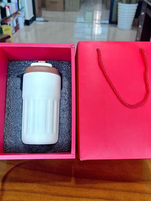 Luxury Lily of the Valley Insulated Coffee Mug Gift Set – 18oz Stainless Steel Floral Thermal Tumbler with Elegant Gift Box & Bag product image (5)
