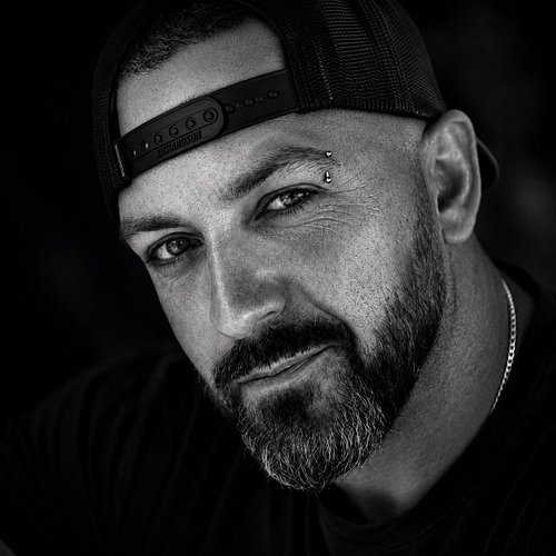 I’m James. I’m the guy behind JUST TODAY.

And this page didn’t start because I thought the internet needed another motivatio...