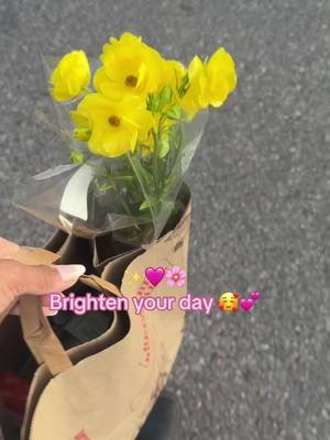 🌸🌷🌼 There's no excuse for you not to get yourself flowers or get someone else some flowers they're literally like $7 @Trader Joe's 🧡✨🥺🌸 brighten someone day 🩷💕🥰 #girliethings 🩷💕#whimsical #flowers 🌸🩷🌸 #traderjoesfinds 