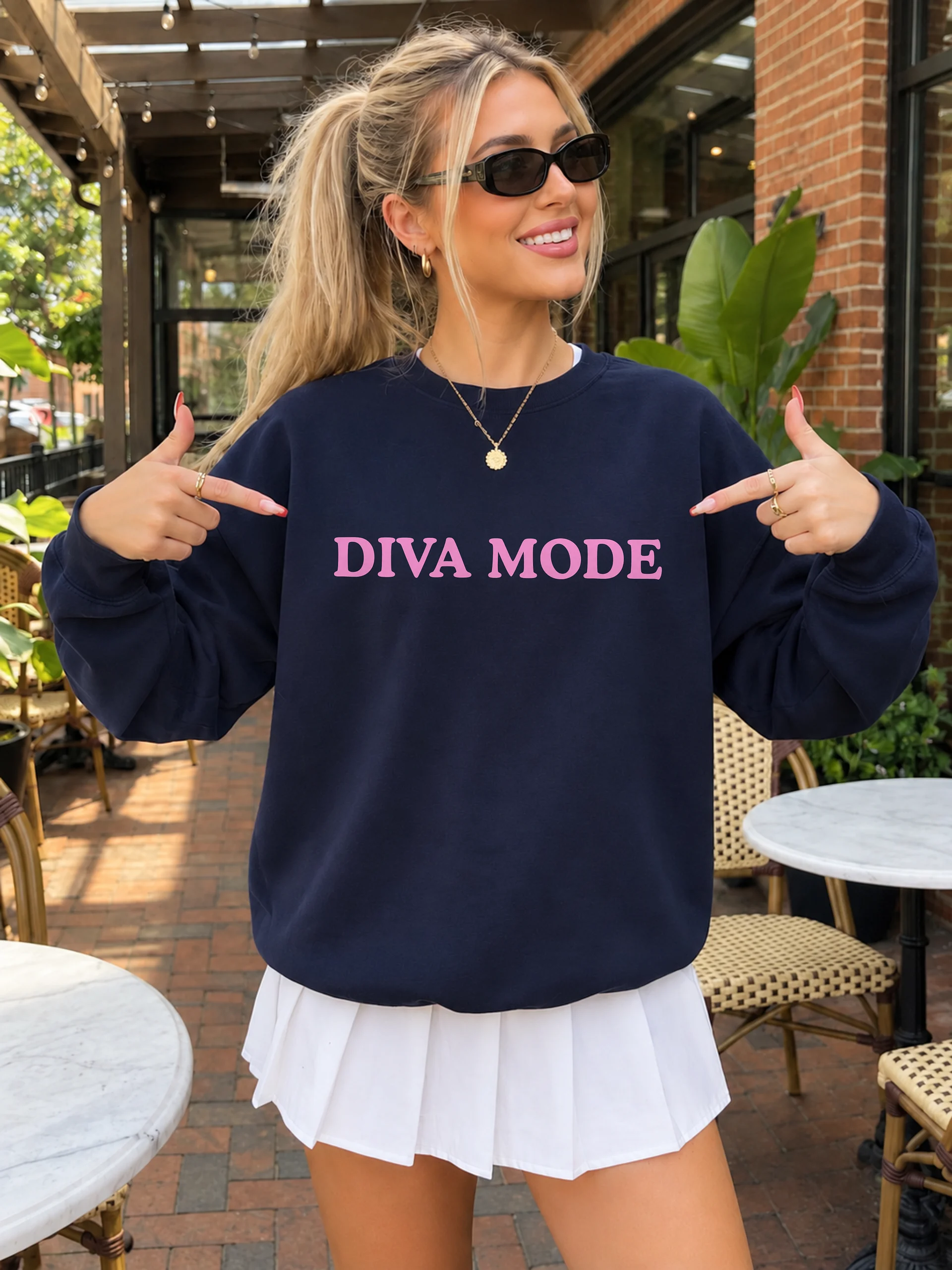 Diva Mode Sweatshirt product image (1)