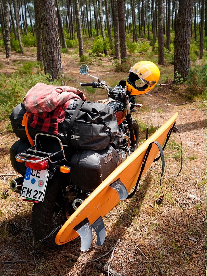 Surfboard Rack for Royal Enfield Interceptor 650, Bear 650 & Continental GT 650 – Handmade product image (2)