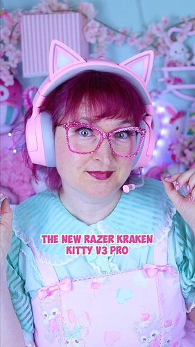 @razer sent me the new Kraken Kitty v3 Pro to test and take with me on my everyday life! Definitely my new favorite fashion a...