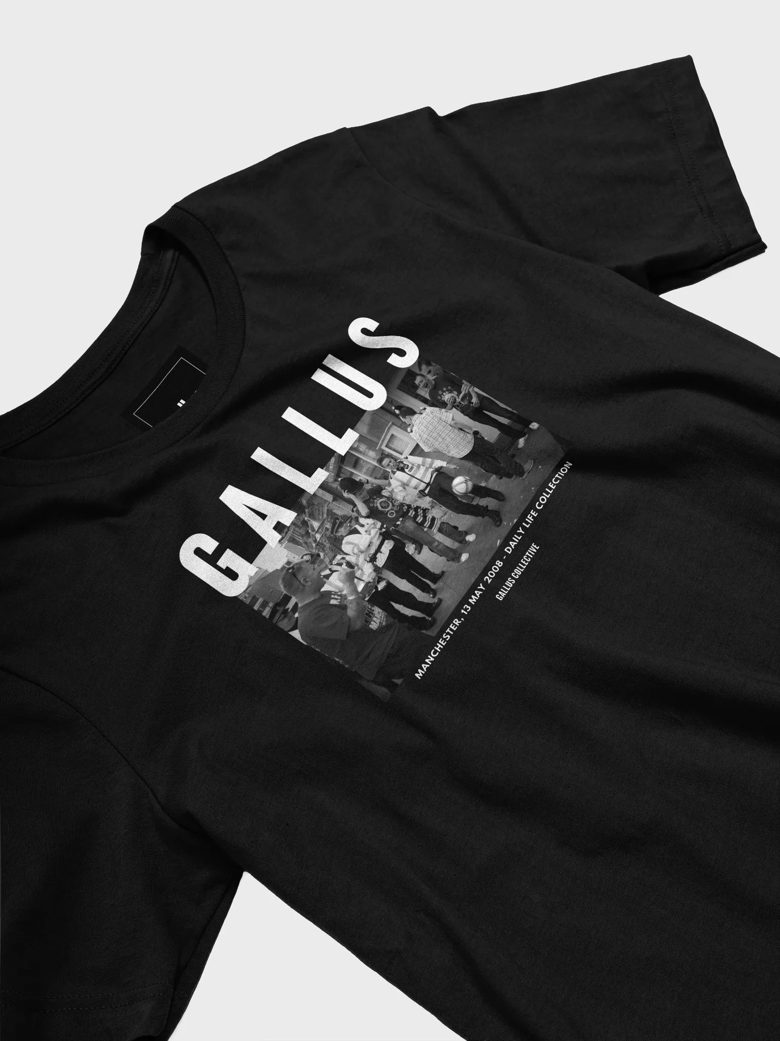 Gallus T-Shirt Manchester Bobby with Football Fans product image (21)