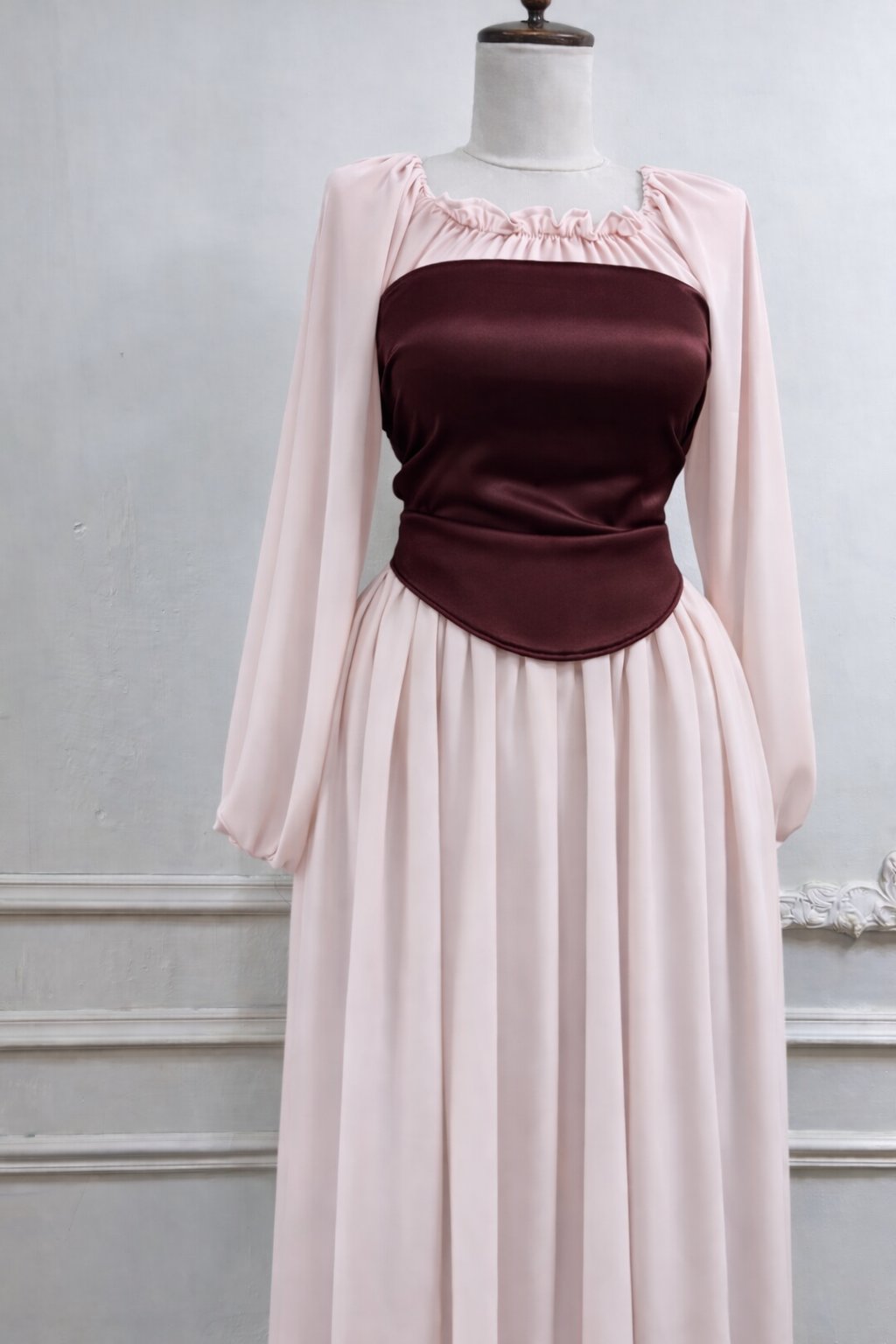 Luxury dress product image (2)