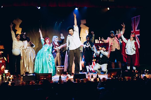 Drunk Hamilton is starting a DRUNK REVOLUTION ⭐️🥂

@jarvis stars as ALEX HAMILTON in DRUNK HAMILTON 🔫 

A.Drunk cabaret parod...