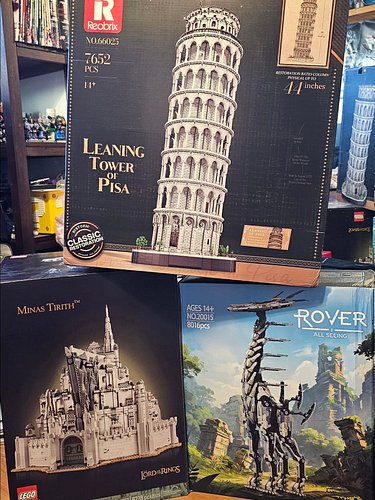 Welp, I know that I'm spending the REST OF THE YEAR building on stream! Lol #minastirith #lego #leaningtowerofpisa #reobrix #...