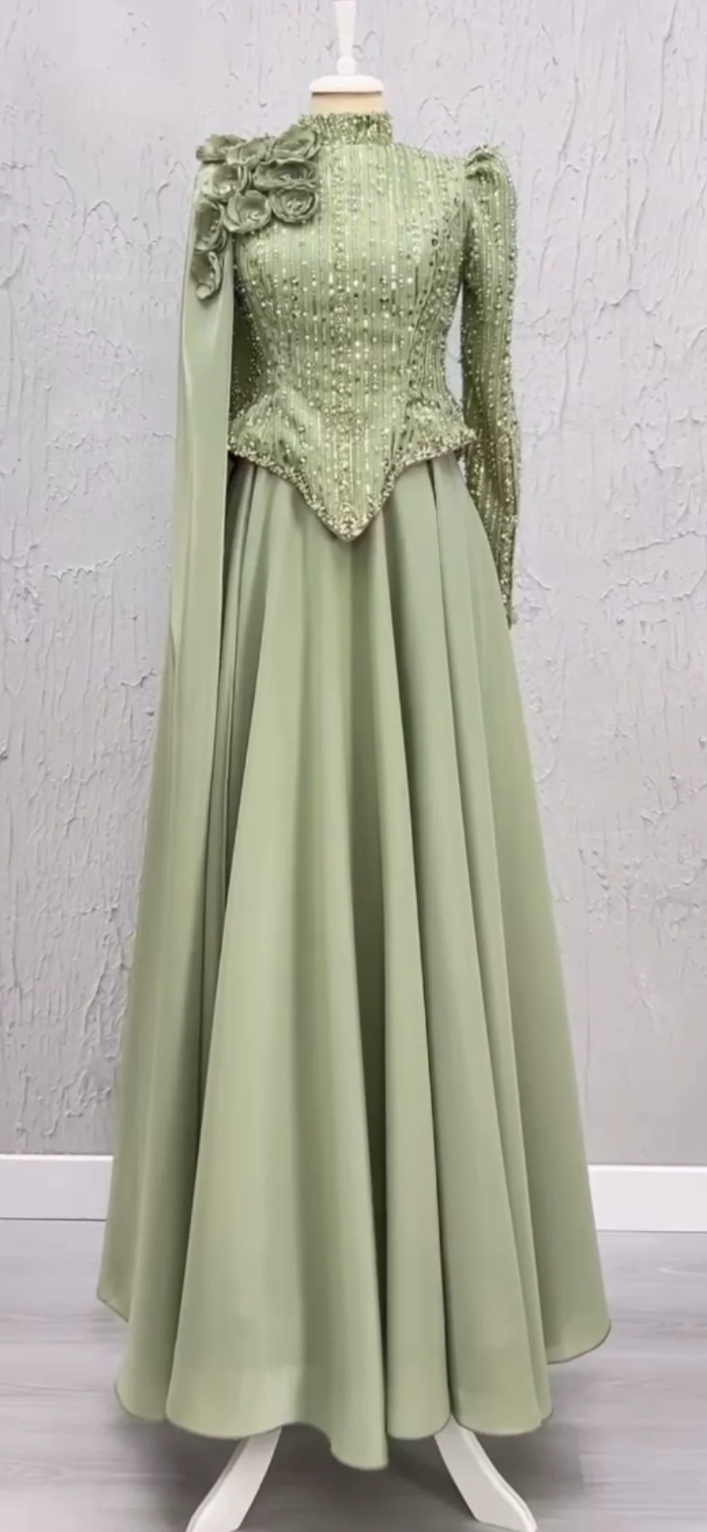 Luxury dress product image (3)