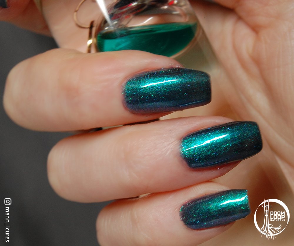 TEMPUS SERPENTIS - Shifty Blue-Green Nail Polish product image (9)