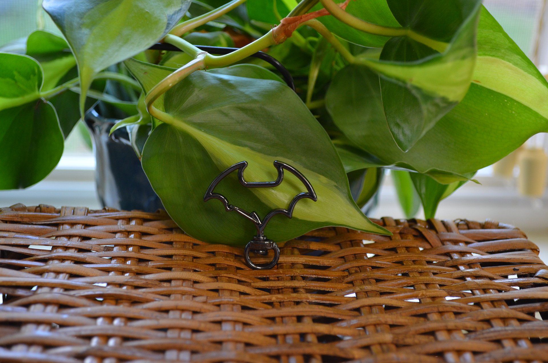Add a metal keychain product image (1)