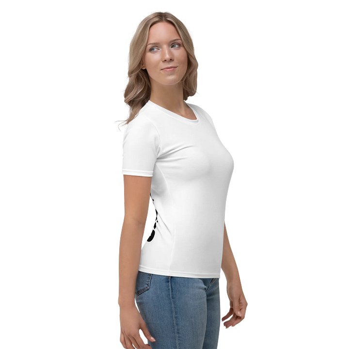This Girl Loves Jesus – Bold Christian Statement Tee product image (2)
