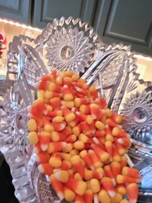 candy corn season! #halloweencandy #candycorn #fallseason🍂 
