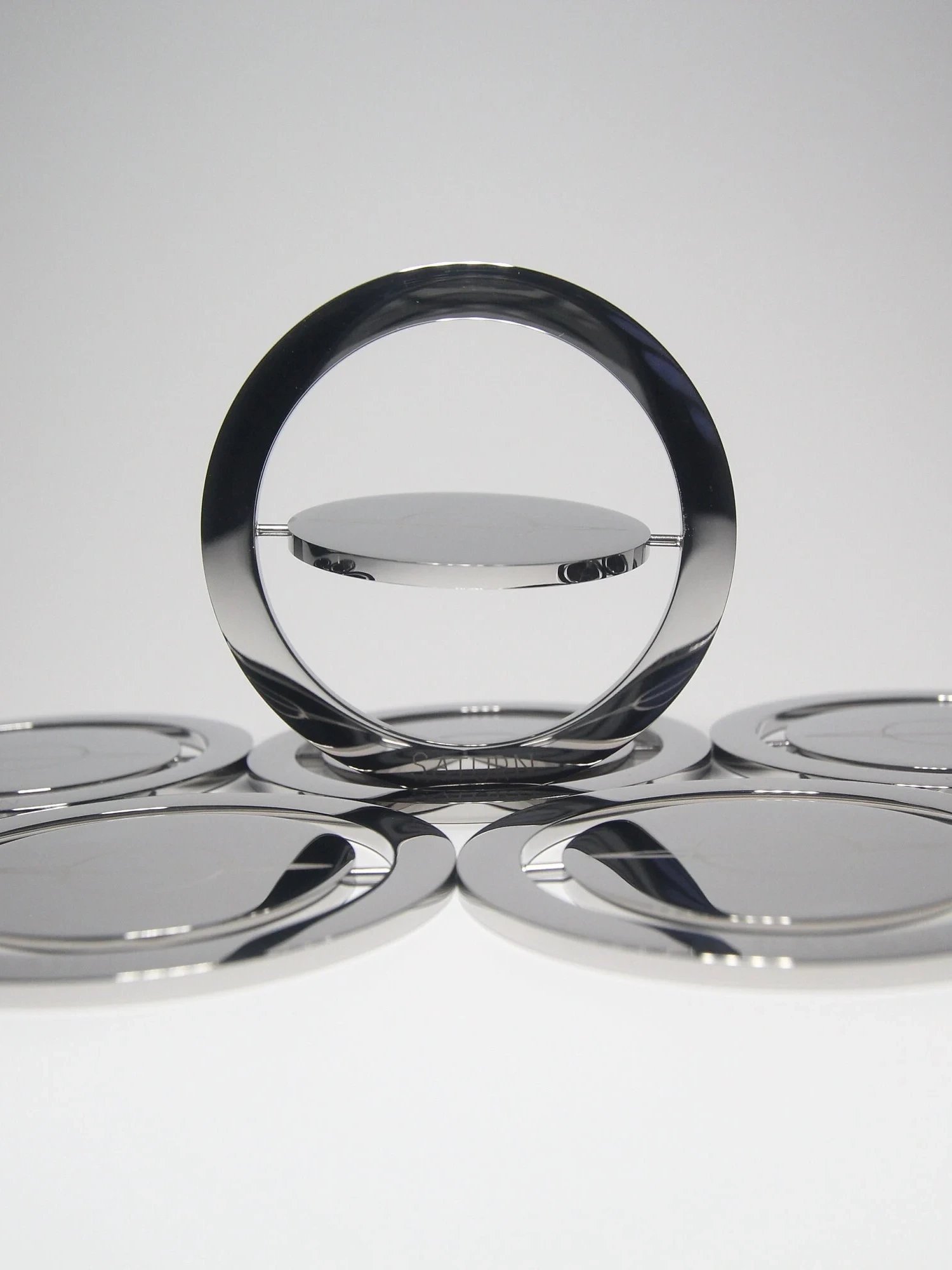 Saturn - The Planetary Fidget Device product image (1)