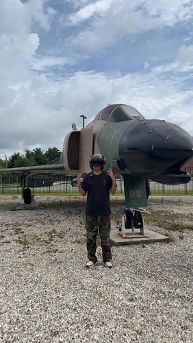 Wake me up when pigs can fly. Oh wait. The F-4 Phantom.

#aviation #usaf #avgeek #navy #f4phantom