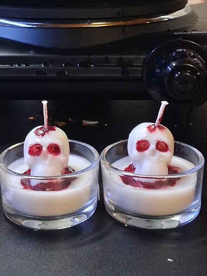 2pk Skull Tealight Candles product image (1)