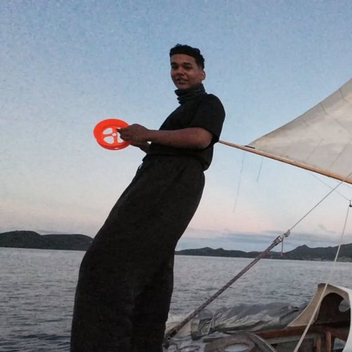 Didn't catch any fish... But I caught a life I love.

#sailing #sailinglife #sailingadventure #sailinginstagram #boatlifestyl...