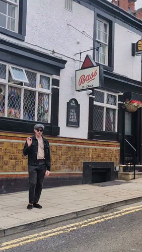 Ye Cracke 🍺👌

Loads of history in this pub and the cask is tip top
