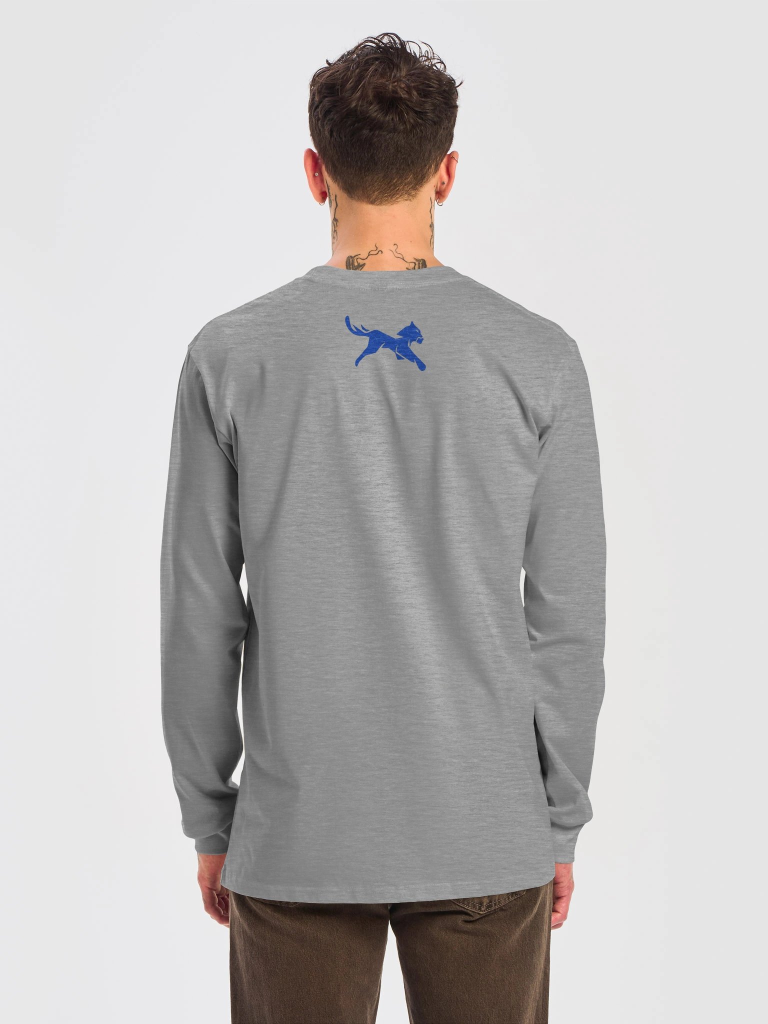 AQRA Minimal Logo Long Sleeve Tee product image (2)