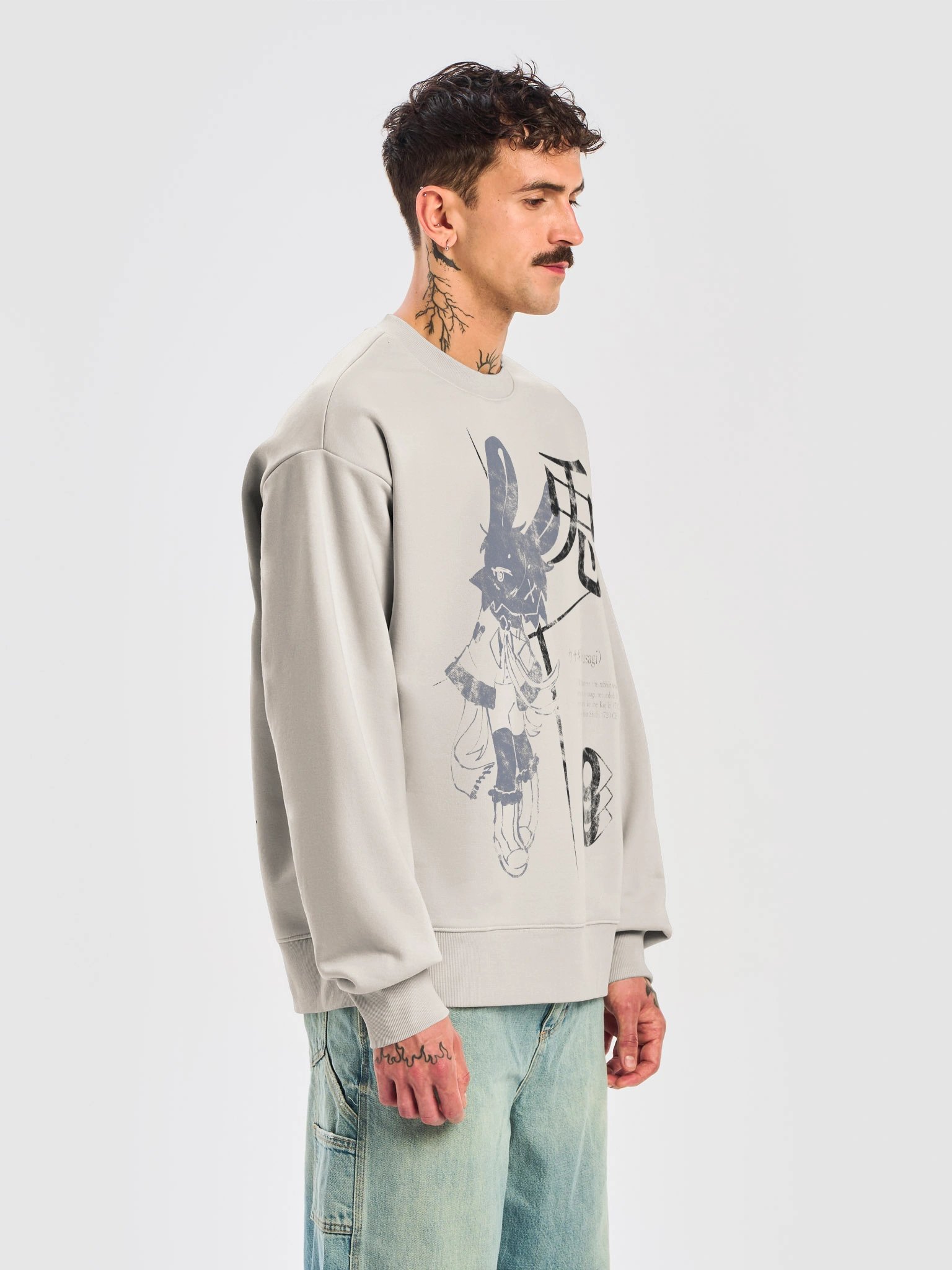 usagi crewneck product image (6)