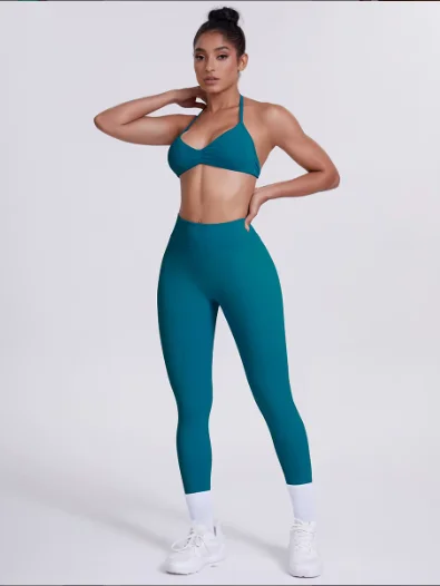 ESSENTIALS SET HALTER TOP + LEGGINGS product image (5)