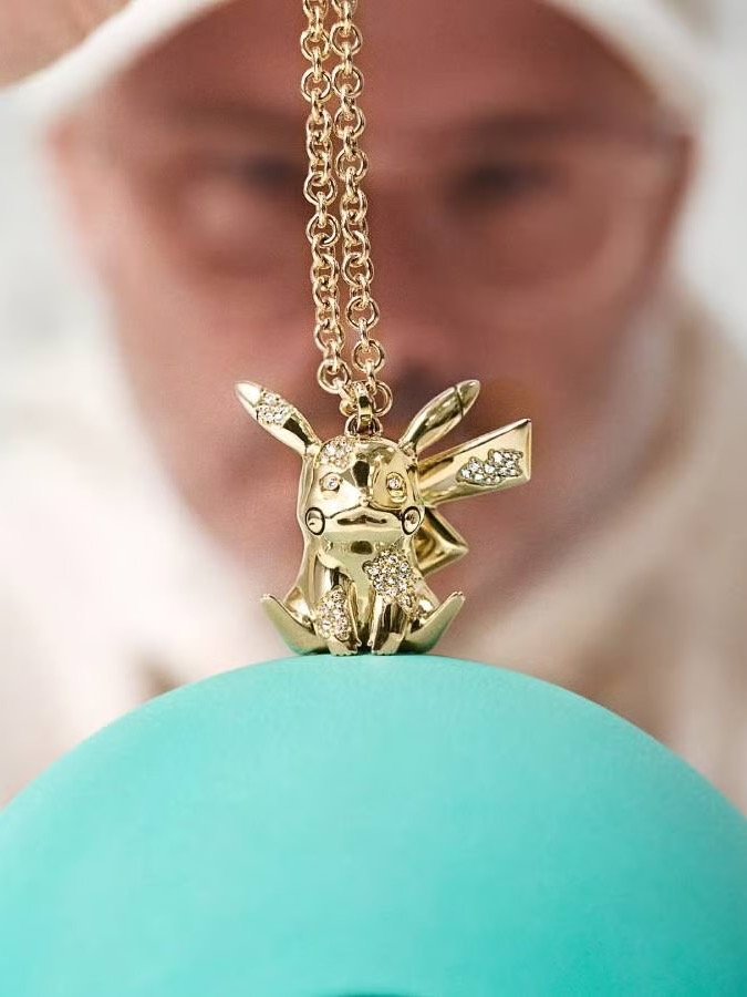 Gold Diamond Pikachu Necklace product image (2)