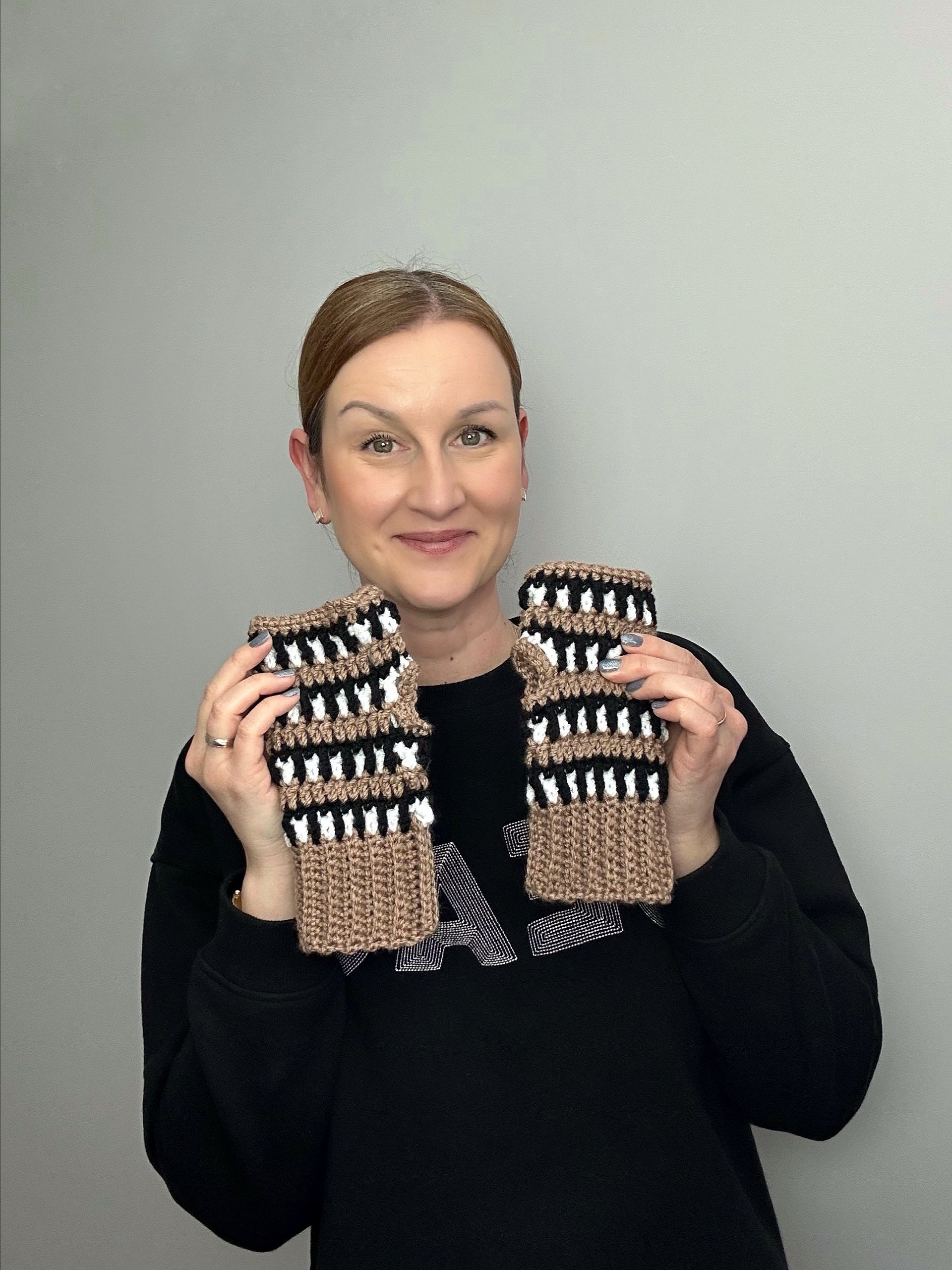 Interlocking Crochet Fingerless Gloves PDF Crochet Pattern product image (5)