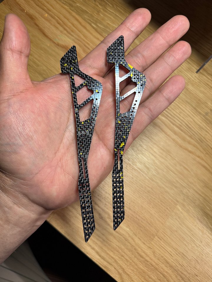 Hex Carbon Fiber with Gold Flake Chassis Kit product image (2)