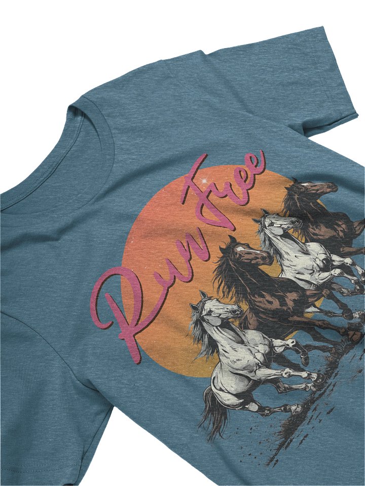The "Run Free" Retro Horses Bella T-Shirt product image (29)