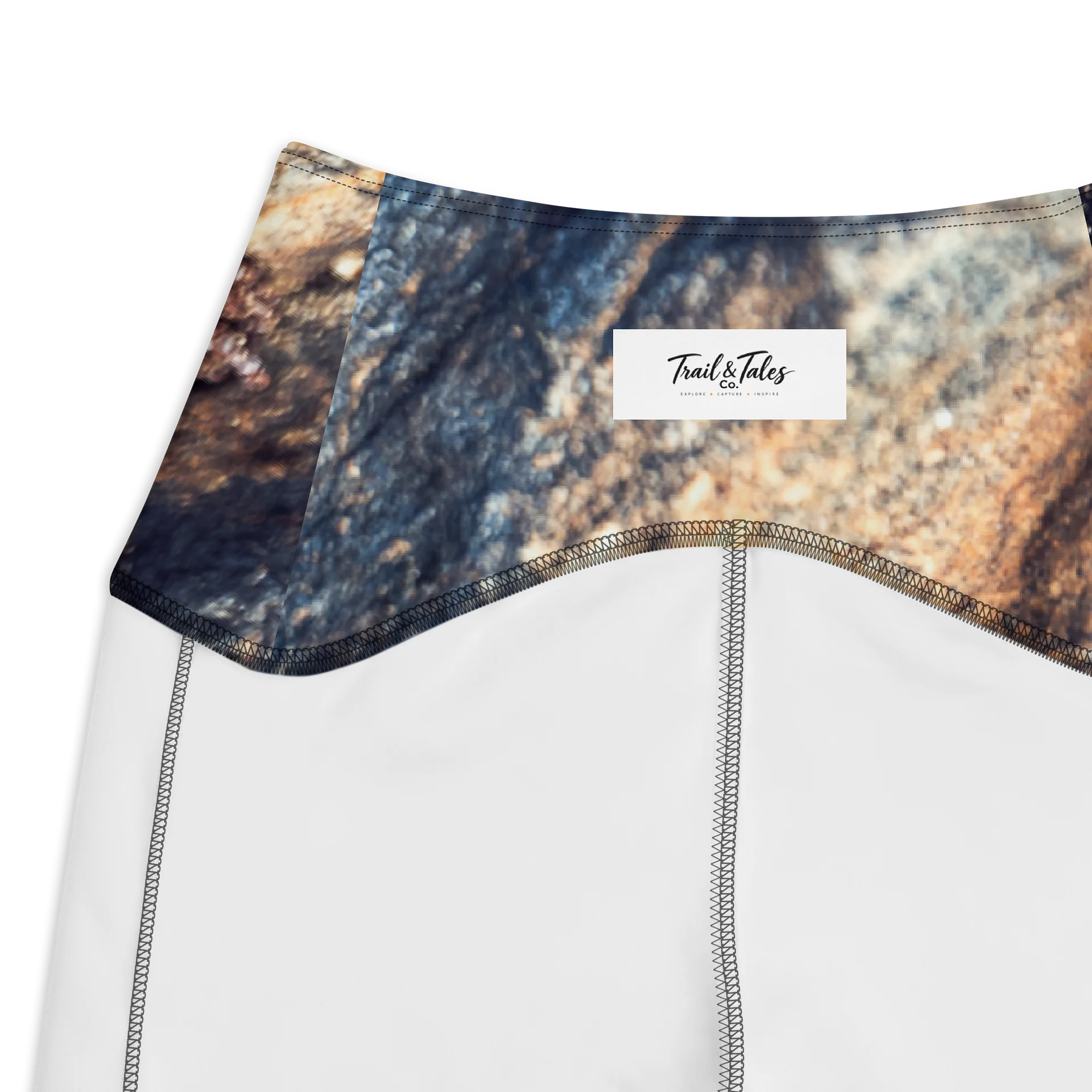 Obsidian Vein Women's Crossover High-Waisted Leggings with Dual Pockets product image (3)