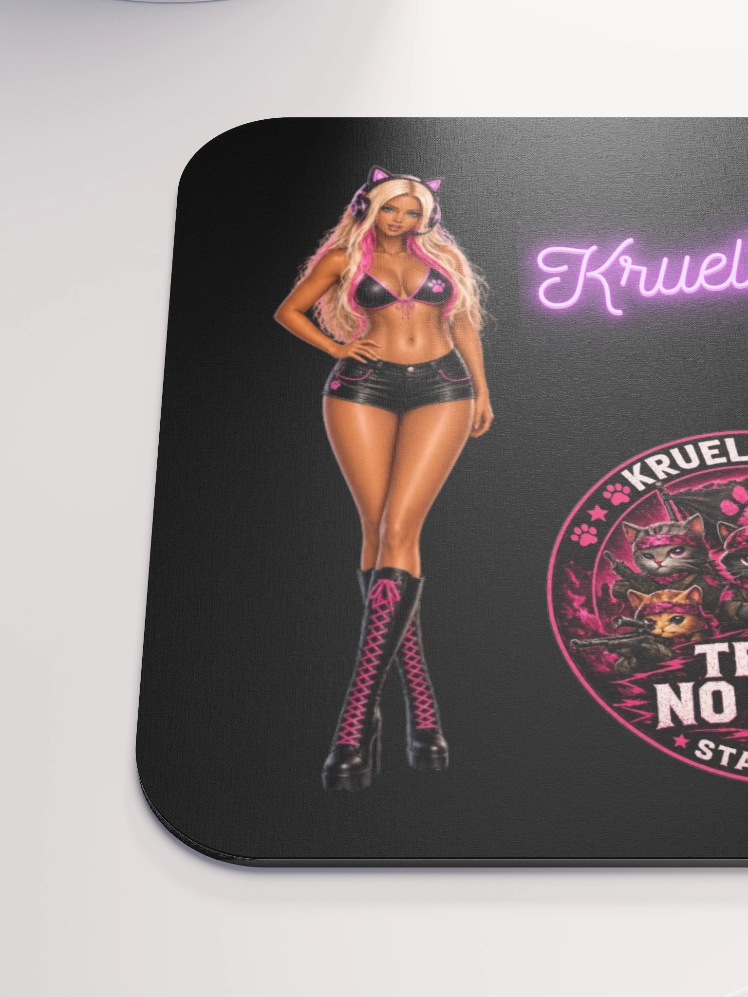 Kitty loves the mouse product image (6)
