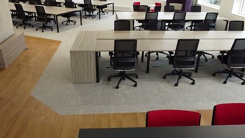 Flooring that ain't boring. ✨ Take a look at how clever flooring design can completely transform an open-plan office layout!
...