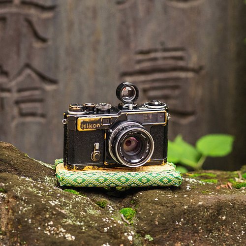 How’s this for some camera zen?
All original, black paint Nikon SP. This stunning camera has just come back from a full overh...