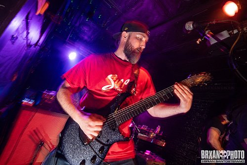 Never gets conned by Biff

📸: @brxanphoto 

👤: @smturnbull30 
🎸: @ernieball @music_man @johnpetrucciofficial 

#HEMI #HEMIMUS...