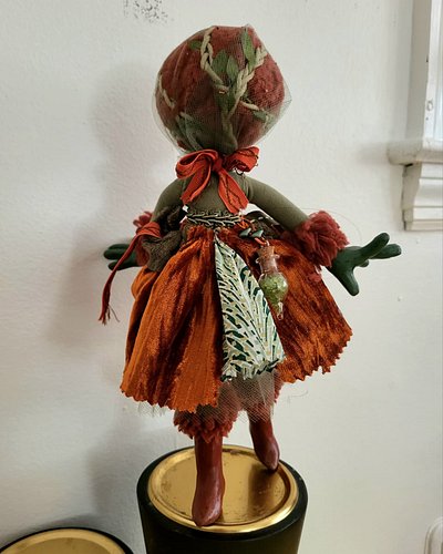 Scrap Spirit - Autumn Bounty
OOAK handmade art doll
